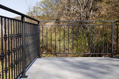 Ensure Safety with Metal Railing Repair!
